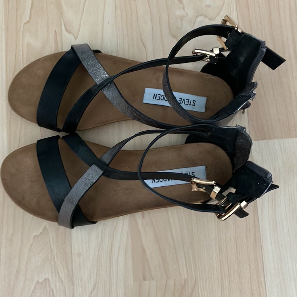 Steve Madden - Picture 3 of 3